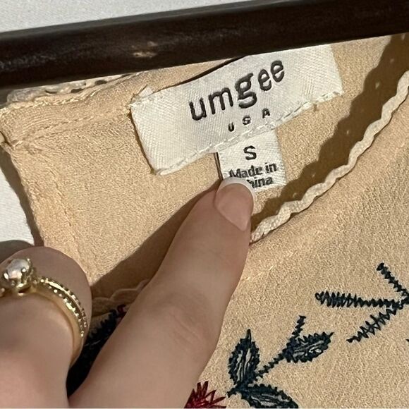 Women's Umgee Tan Boho Embroidered Top - Picture 7 of 9